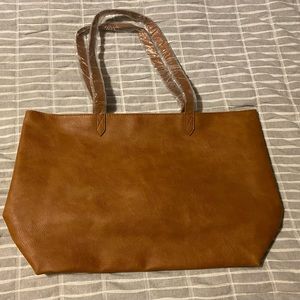 NWT ThirtyOne Modern Tote Caramel